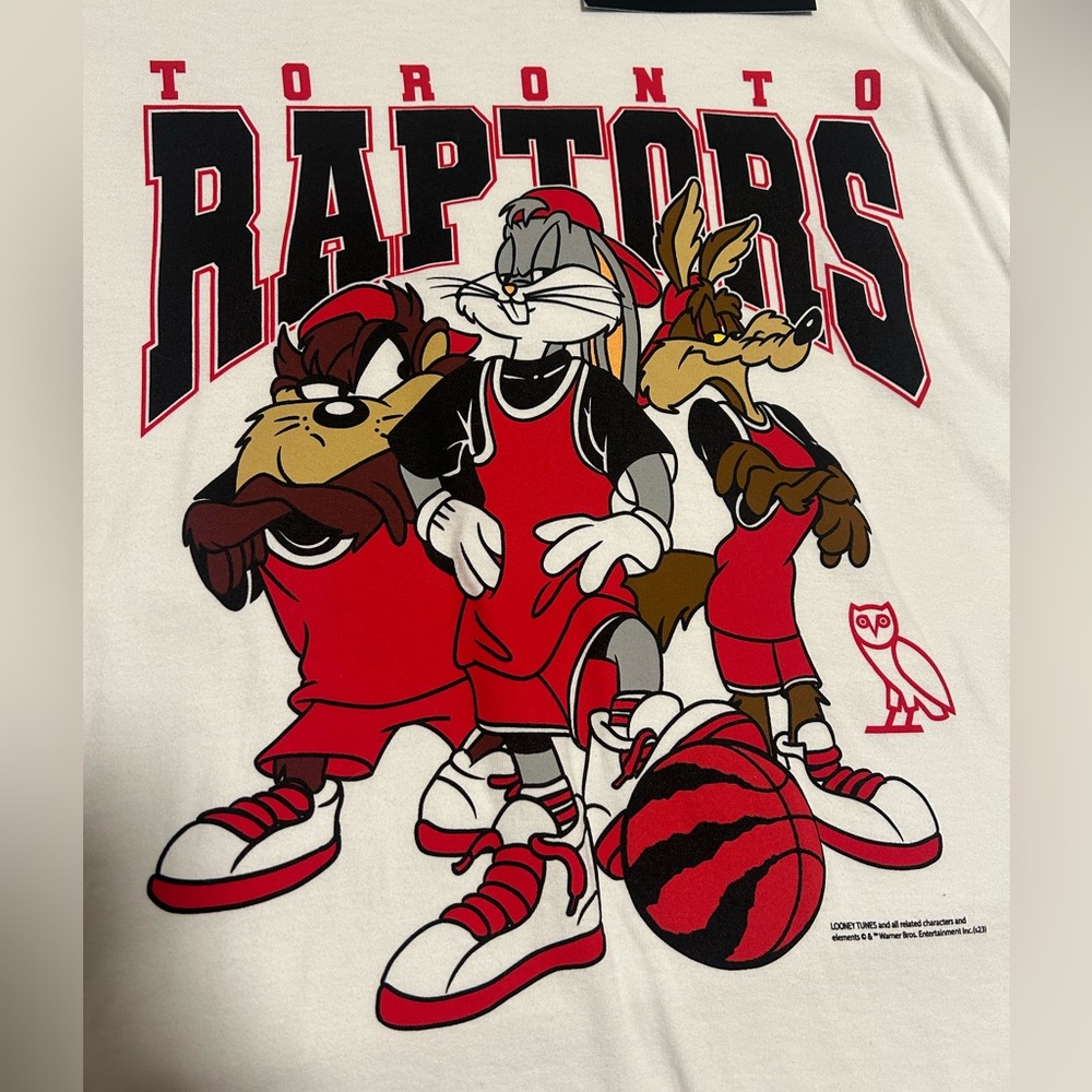 [NWT] OVO X RAPTORS X LOONEY TUNES